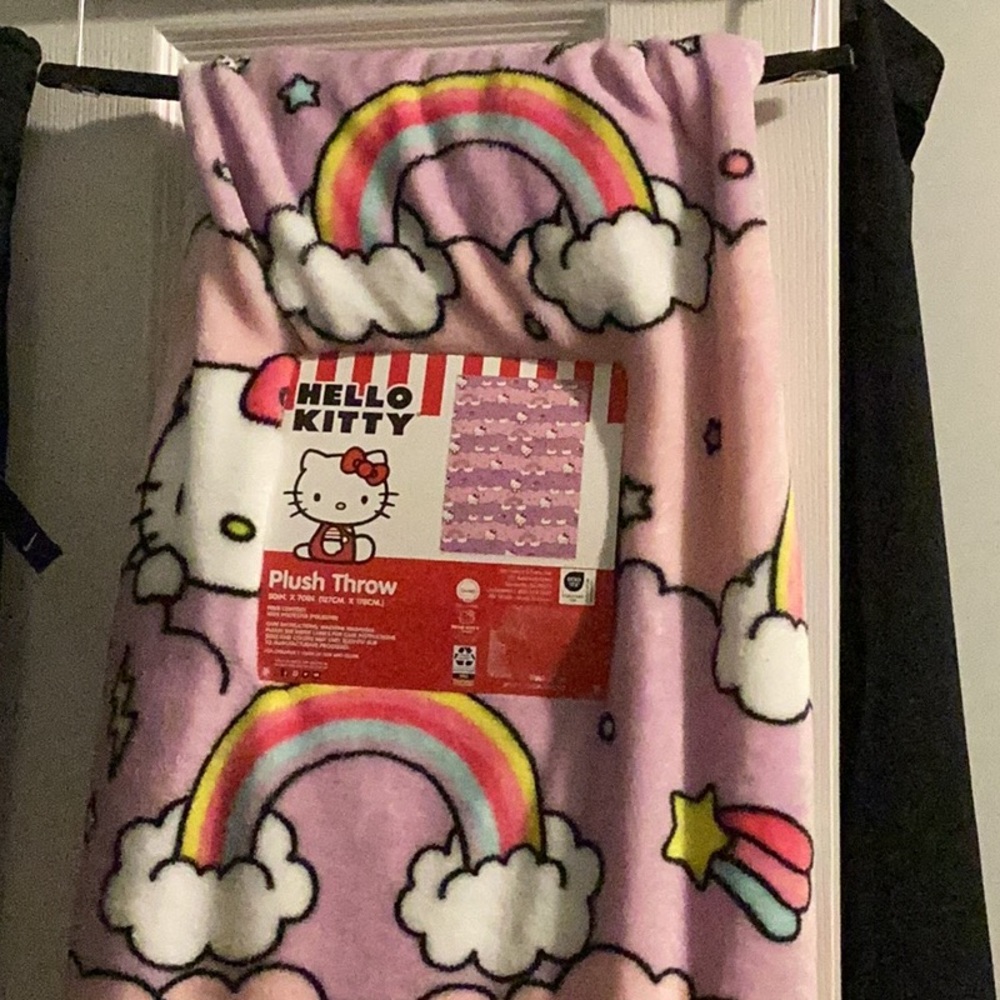 Hello kitty stormy rainbow throw